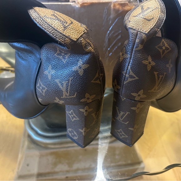Louis Vuitton Black and Brown Heeled Boots - Picture 2 of 2